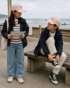 ピンク SABIKI BOX キッズ ベースボールキャップを着用する女の子と男の子