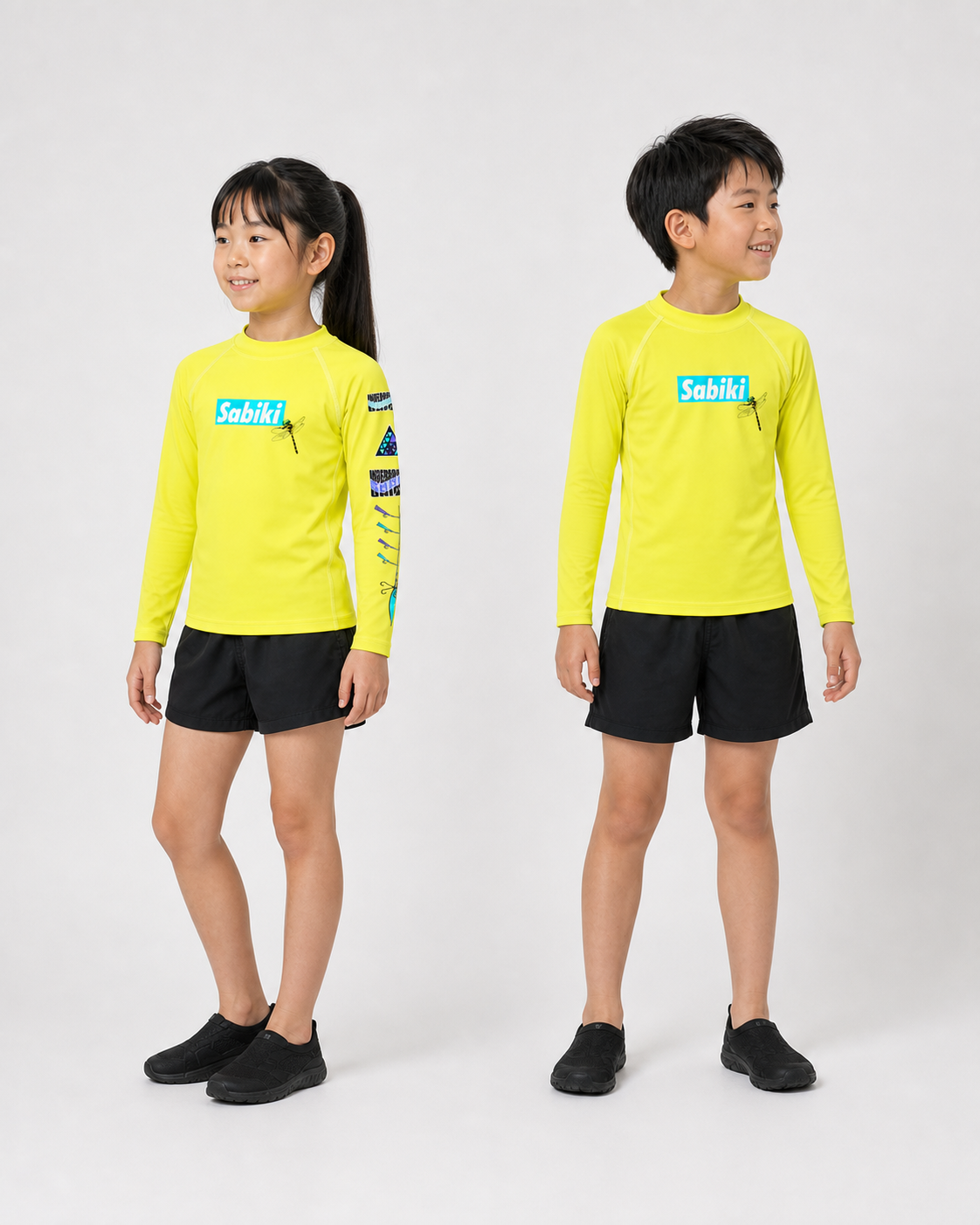 SABIKI オニヤンマ キッズラッシュガードのフィットを見せる兄妹